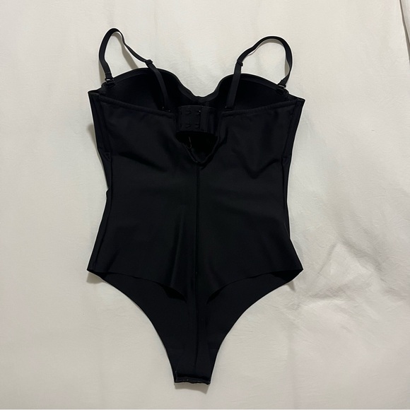 Skims Body Underwire Thong Bodysuit - Picture 3 of 4